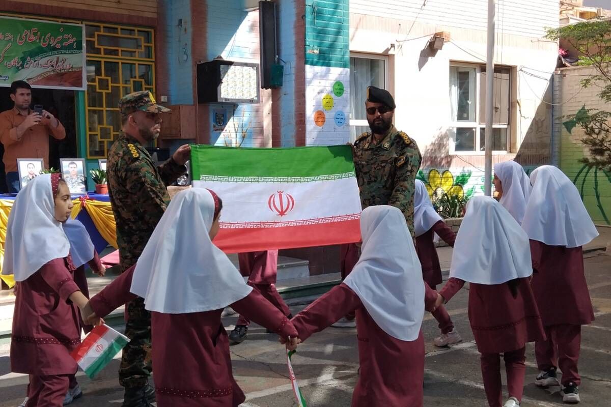 شناخت دانش‌آموزان با کار نیروی انتظامی 