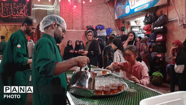 ۱٤۳ شبِ بی‌وقفه؛ وقتی چایخانه حضرت زهرا (س) میزبان دل‌های بی‌قرار شد