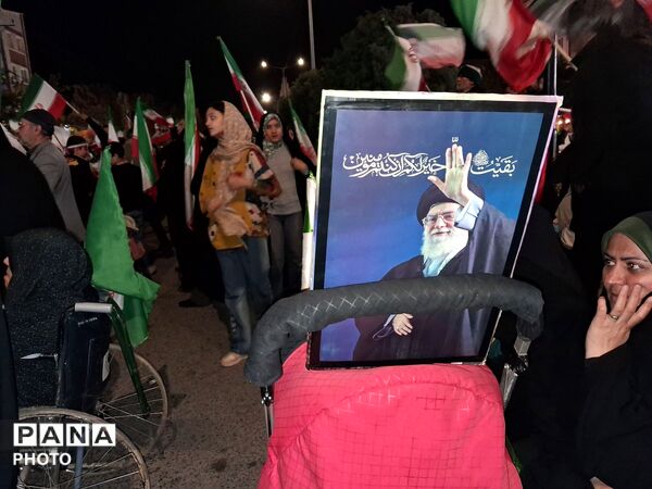 پنجاه و دو شب  در میدان پای کار ایران