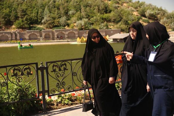 دختران قرآنی سمپاد ایران بر فراز بام تبریز