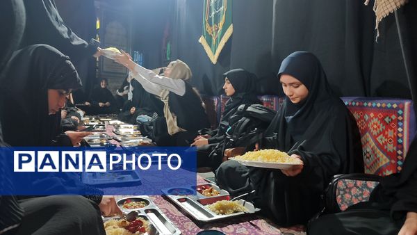 عزاداری نوجوانان بنت الهدی‌ در شب هشتم محرم
