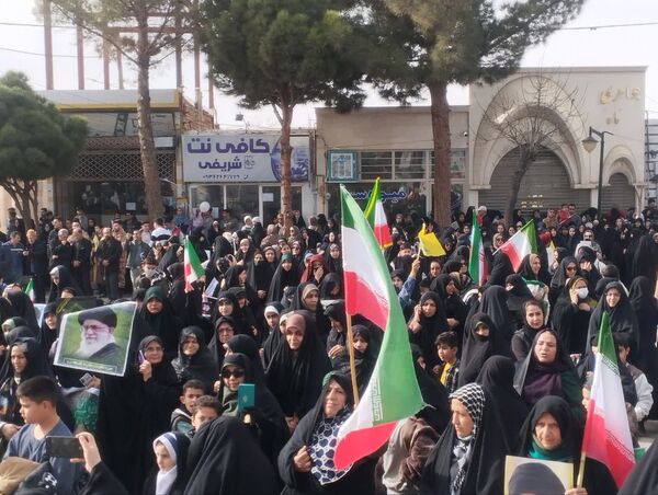 حضور باشکوه مردم جاجرم در جشن چهل و پنجمین فجر انقلاب