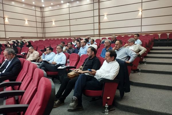 ترسیم نقشه راه مدیریت مدارس؛ برگزاری همایش مدارس تراز ویژه مدیران متوسطه اول در شهرستان قدس