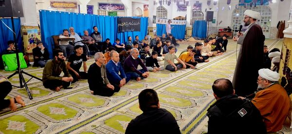 برگزاری مراسم اعتکاف پدر پسری در مسجد جامع آشخانه
