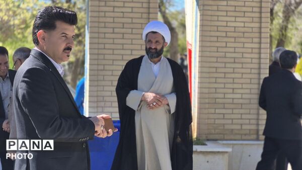 از سطوح عالی حکومتی تا مسئولان شهرستانی؛ همگی در سوگ سردار شهید گرد آمدند