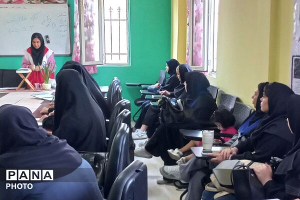 دومین دوره آموزش و مهارت افزایی امداد و کمک‌های اولیه ویژه مربیان کودکستان ها در ناحیه دو شهرری 