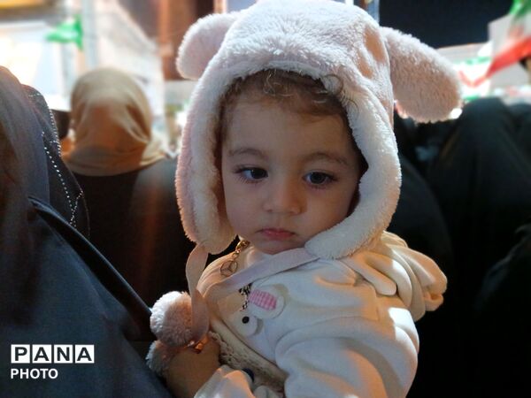 فرهنگیان و دانش آموزان گلستان همچنان پای میدان