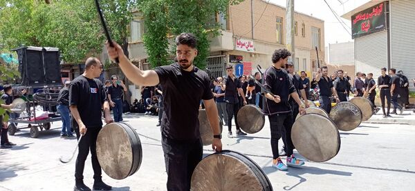 آباده در تاسوعای حسینی غرق در ماتم و عزا 