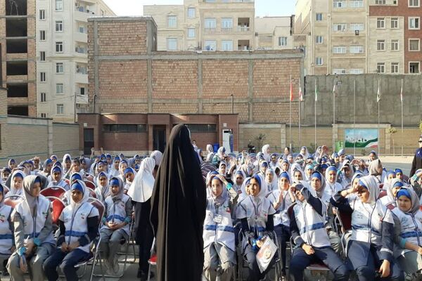 افتتاحیه سفیران سلامت پاکدشت در آموزشگاه ام‌الشهدای مظفر