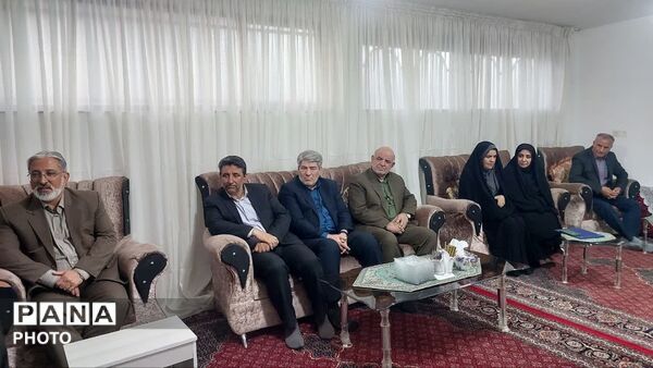 دیدار استاندار خراسان جنوبی با خانواده شهید محمود جلیلی