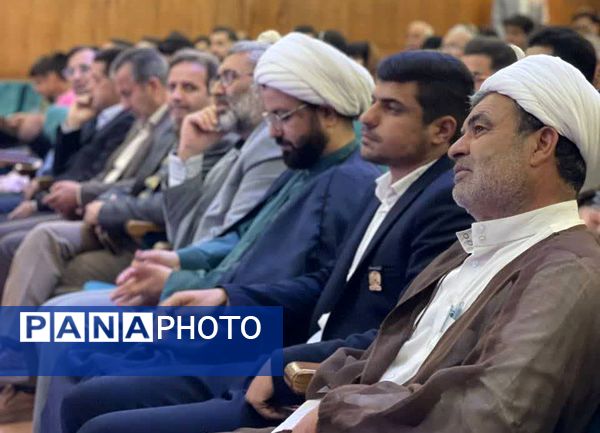آیین تجلیل از جوانان، امدادگران، داوطلبان و مربیان هلال احمر کاشمر