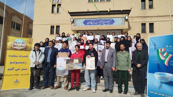 گردهمایی دانش‌آموزان هنرمند کبودرآهنگ در قالب «پرسش مهر»