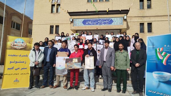 گردهمایی دانش‌آموزان هنرمند کبودرآهنگ در قالب «پرسش مهر»