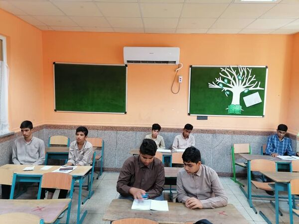 اعزام دانش‌‌آموزان سندرک به مسابقات استانی قرآن، عترت و نماز