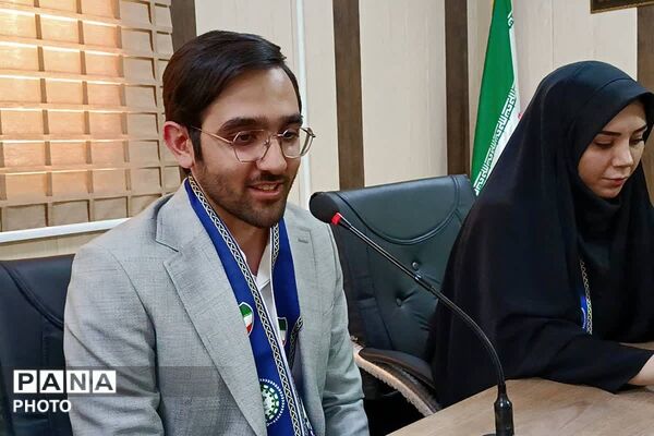 تقدیر از دانش آموزان منتخب فرصت نوجوانی منطقه جوادآباد