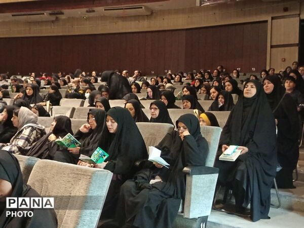 مراسم احیا در شب سوم قدر در فرهنگسرای سیمرغ نیشابور