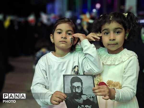 مردم رشتخوار در سوگ رهبر شهید، با آرمان‌های او تجدید عهد کردند