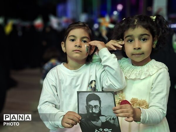 مردم رشتخوار در سوگ رهبر شهید، با آرمان‌های او تجدید عهد کردند