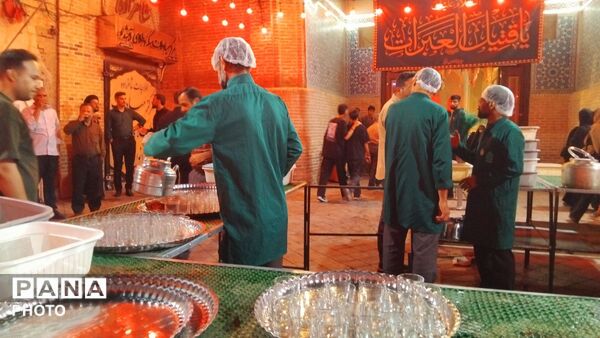 فعالیت چایخانه حضرت زهرا (س) در مسجد جامع نیشابور 