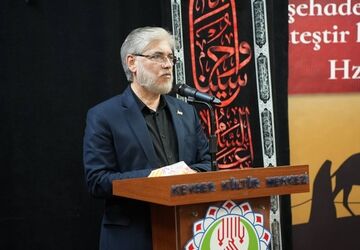 عاشورا صحنه تقابل دو نظام ارزشی بود
