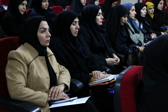 مسیر معلمی گامی در ارتقای مهارت‌های حرفه‌ای فرهنگیان ملارد