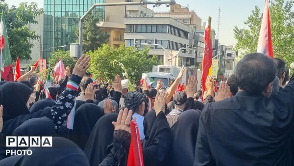 قاب هایی از لحظات وداع با آقای شهید