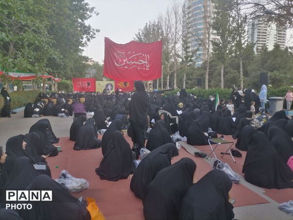 دعای پرفیض عرفه در موسسه جوانان آستان قدس رضوی