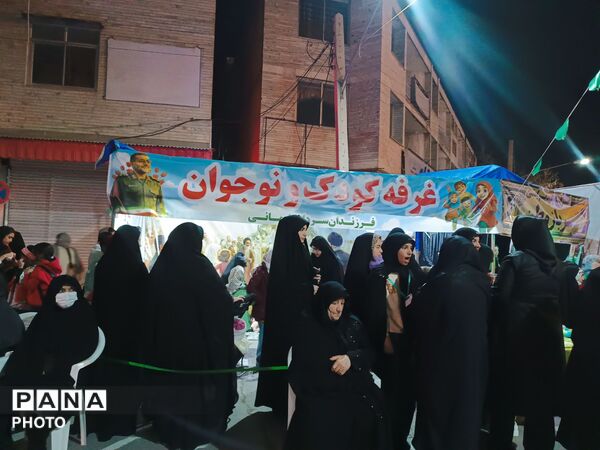 غوغای دانش‌آموزان در استقبال از موکبِ «فرزندانِ سردار سلیمانی»