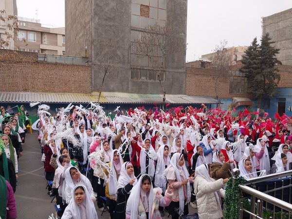 جشن نیکوکاری در دبستان اخوان گنجی