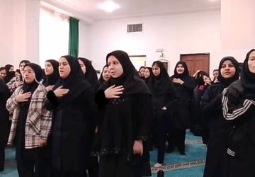 انس دانش‌آموزان دبیرستان حضرت نرجس روستای ورجان قم با شهدا