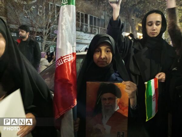 حرکت دسته عزاداری درسومین شب شهادت امام خامنه ای از پنجراه تا مسجد جامع