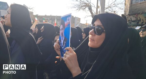 تربت جامی ها در بیعت با رهبر جدید انقلاب سنگ‌تمام گذاشتند