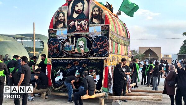 شکوهِ سوگ در پناهِ قدمگاه علی (ع)؛ نخل‌گردانی، بازخوانیِ پیوندِ عشق و ارادت
