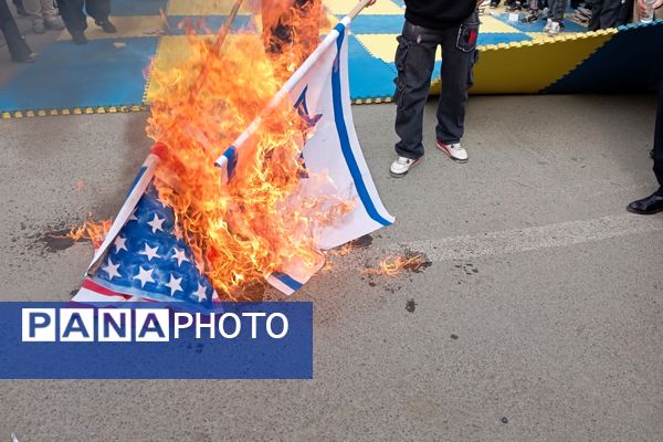 راهپیمایی یوم‌الله ۲۲بهمن با حضور گسترده مردم و نهادها در بانه