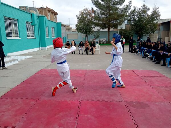 المپیاد‌ ورزشی درون مدرسه ای در دبیرستان فاطمیه