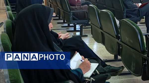 نشست توانمندسازی مدیران و مشاوران مدارس بن با محوریت پیشگیری از آسیب‌های اجتماعی