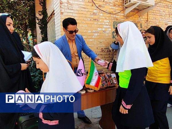 فراگیری پویایی مدرسه،خانواده و جامعه  از دبستان هدی یک 