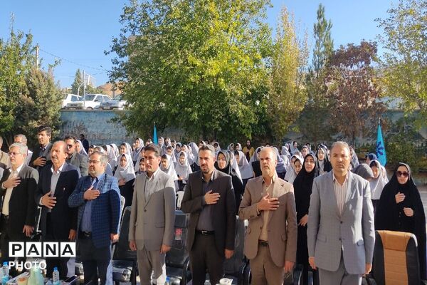جشن عاطفه‌ها؛ تمرین مهربانی در مدارس اسفراین