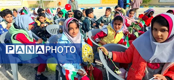 وقتی مدرسه صحنه انقلاب شد؛ زنگی که با سرود و افتخار نواخته شد