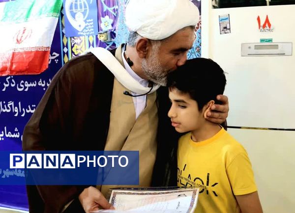 برپایی ایستگاه نقاشی به‌مناسبت روز دانش‌آموز در رامهرمز