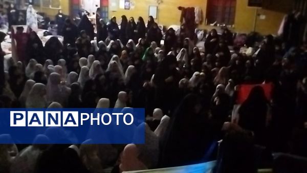 اعتکاف دانش‌آموزان دختر در مسجد امام حسین (ع) تبریز