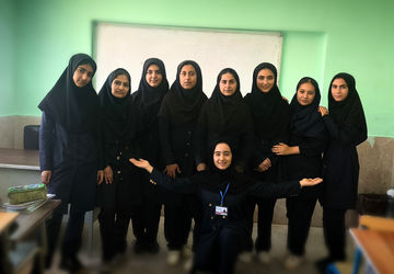 عکس یادگاری دانش آموزان کلاس نهم آموزشگاه پاسداران عفت چلدان