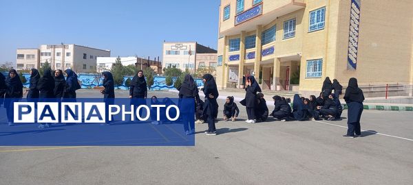 مسابقات درون مدرسه ای در دبیرستان فرهنگ