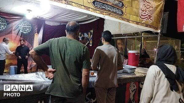 موکب خیمه العباس میزبان زائران و مسافران تشییع رهبر شهید در مشهد 