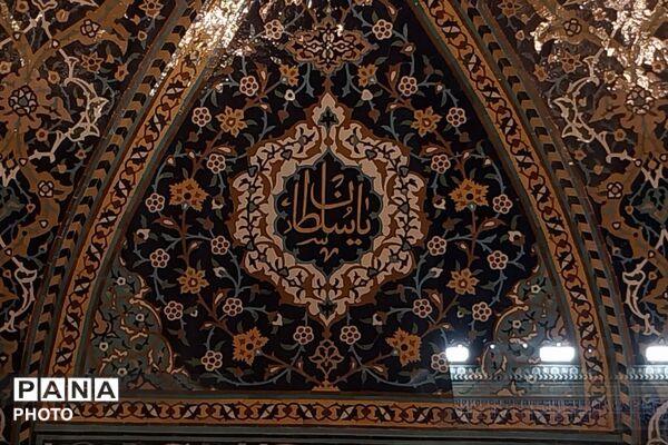 زائران در حرم رضوی میان غم محرم و انتظار امامت