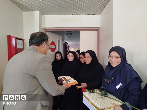 حضور مسئولان محلی در بیمارستان حضرت ابوالفضل(ع) کاشمر به مناسبت روز پرستار 