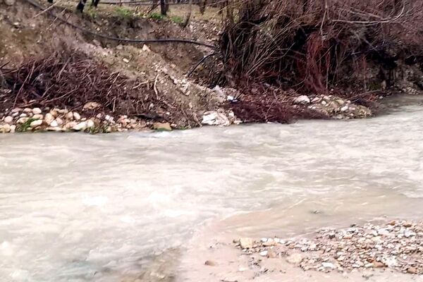 بارش باران بهاری در شهر بار