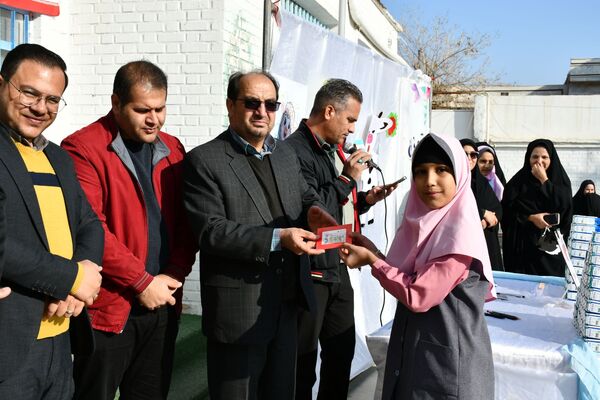 جشن شیر در مدرسه ابتدایی زینب قهرمانی مه‌ولات