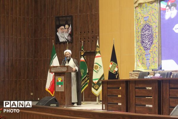 رونمایی از نخستین جلد دانشنامه دفاع مقدس استان قم