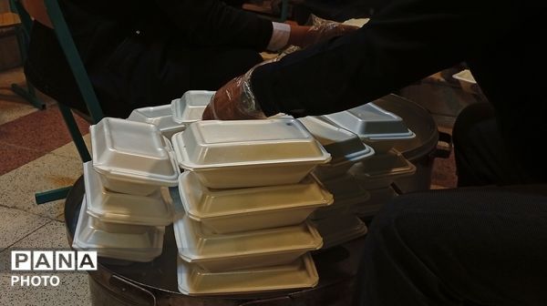 ضیافت ماه رمضان در دبیرستان قلم‌چی۲ بن